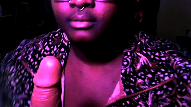 BigKittyRaven online show from December 7, 2024, 10:23 pm