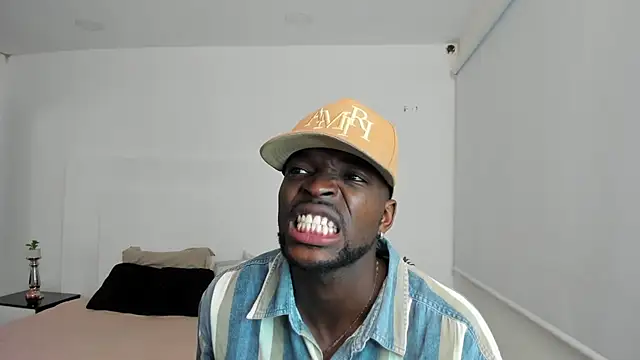 Dylan Taylor online show from March 4, 2025, 3:33 am