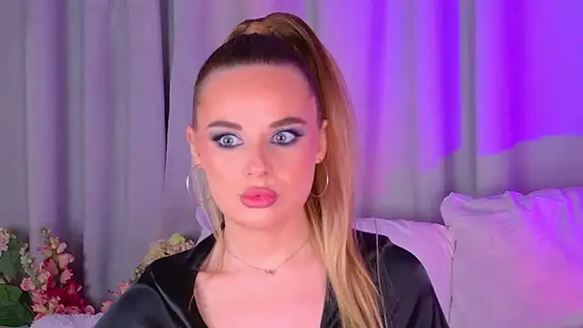 BeatriceEsmont online show from September 20, 2025, 9:31 pm