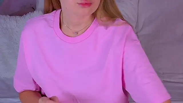 BeatriceEsmont online show from October 16, 2025, 7:22 pm