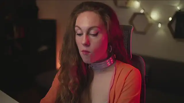 Berberis  Silene online show from September 19, 2025, 6:34 pm