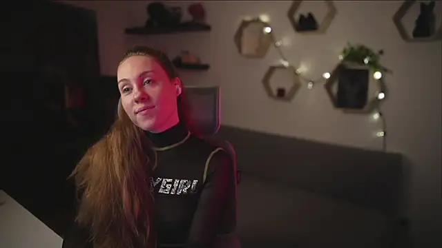 Berberis  Silene online show from October 3, 2025, 6:31 pm