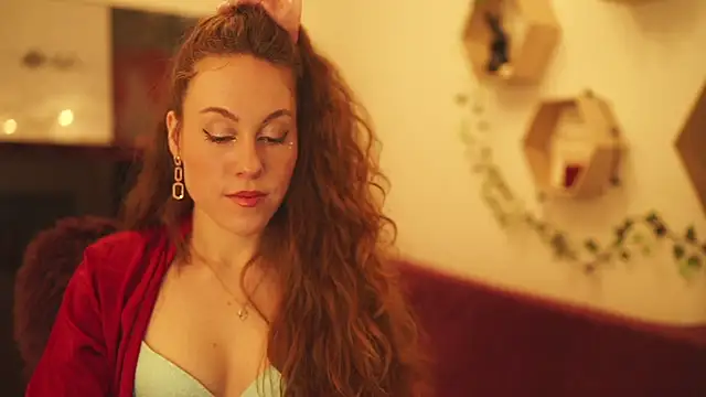 Berberis  Silene online show from January 15, 2025, 8:05 pm