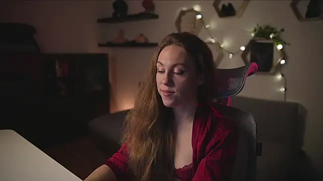 Berberis  Silene online show from October 8, 2025, 6:19 pm