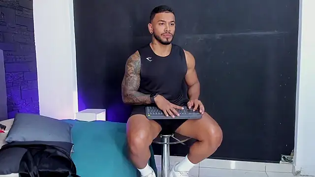 bruno miller  online show from September 17, 2025, 11:18 pm