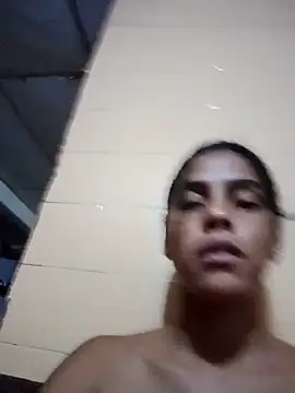 Snapshot of Sharlotte-HOT1 chatting on January 20, 2025, 3:37 am Sharlotte-HOT1 online show from January 20, 2025, 3:37 am