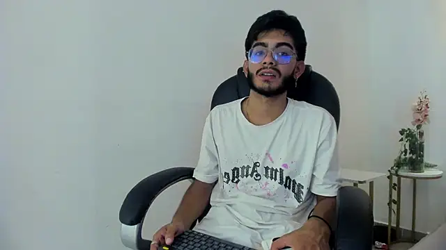 orion perla online show from February 26, 2025, 4:41 am