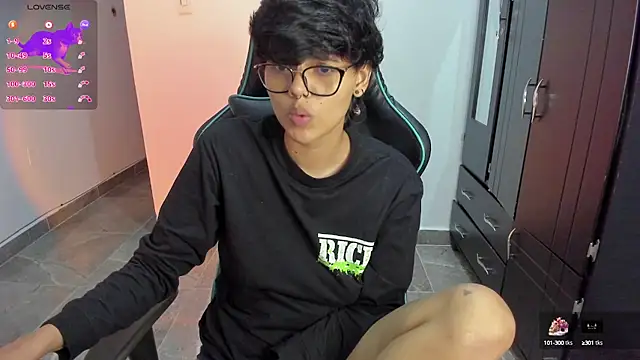 Snapshot of gooddess_isis chatting on January 13, 2025, 6:27 am gooddess isis online show from January 13, 2025, 6:27 am