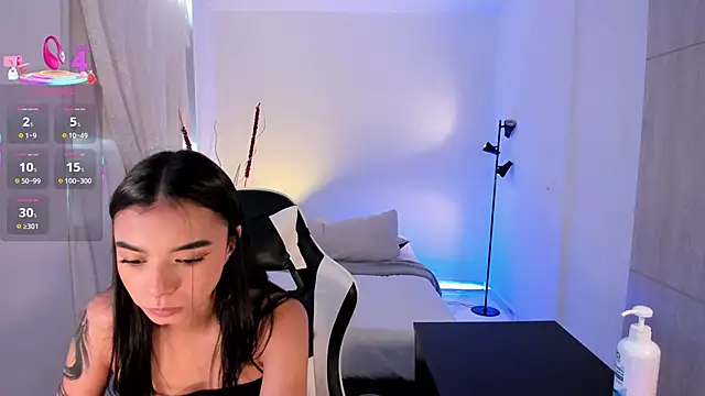 AnabelWolf online show from September 24, 2025, 4:57 pm