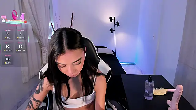 AnabelWolf online show from September 19, 2025, 5:17 pm