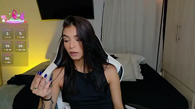 AnabelWolf online show from September 12, 2025, 5:24 pm