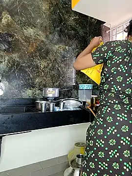 Tamil Shalini Lustyy online show from November 22, 2025, 1:37 am