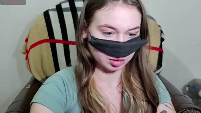 Snapshot of Mikki5P chatting on January 23, 2025, 9:07 pm Mikki5P online show from January 23, 2025, 9:07 pm