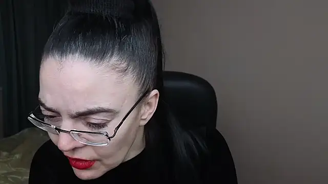 Snapshot of Rose_Noir chatting on February 20, 2025, 2:24 pm Rose Noir online show from February 20, 2025, 2:24 pm