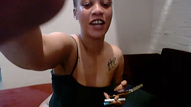 LolaTwerksXX online show from October 1, 2025, 6:45 pm