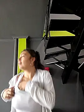 LIZ-06  online show from March 13, 2025, 12:56 pm