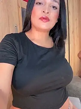 Snapshot of AdeleGray chatting on July 19, 2026, 11:40 am AdeleGray online show from July 19, 2026, 11:40 am