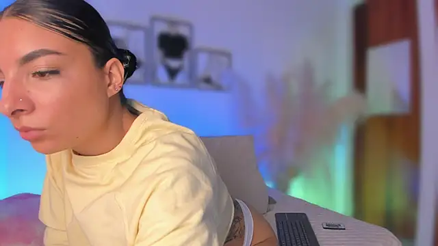 777AylinZ online show from April 12, 2026, 6:33 pm