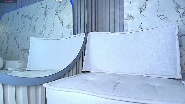 Franchesca De Luca online show from March 21, 2025, 3:44 am