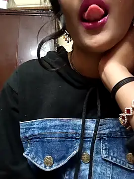 BabySlimmy10 online show from February 20, 2025, 8:47 pm