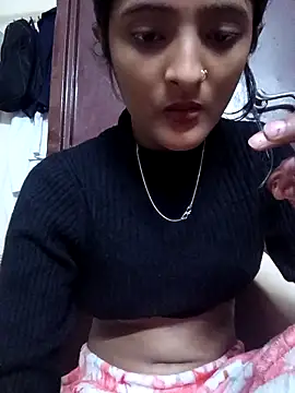 BabySlimmy10 online show from November 21, 2025, 7:13 pm