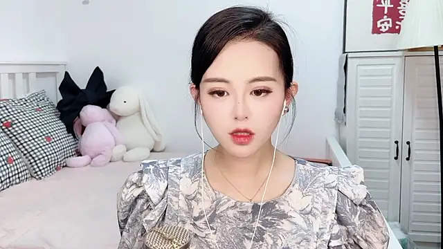 XINXINh online show from January 21, 2025, 5:49 am