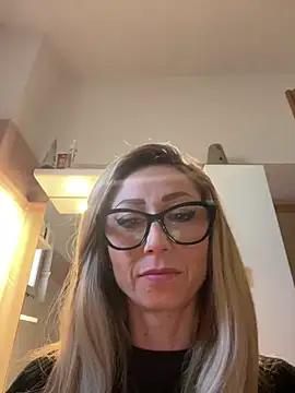 harleyejoker1 online show from February 21, 2025, 9:24 am