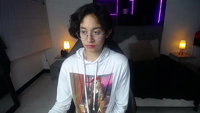 Snapshot of Lili_Gomez_ chatting on March 14, 2025, 4:51 pm Lili Gomez online show from March 14, 2025, 4:51 pm