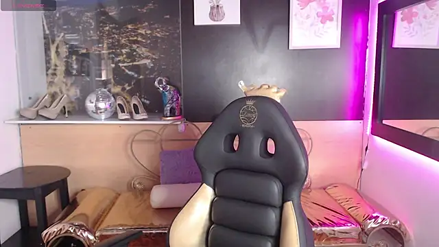 Snapshot of Lili_Gomez_ chatting on October 4, 2025, 12:39 pm Lili Gomez online show from October 4, 2025, 12:39 pm