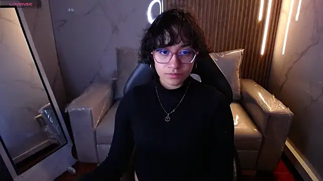 Snapshot of Lili_Gomez_ chatting on November 14, 2025, 1:26 pm Lili Gomez online show from November 14, 2025, 1:26 pm