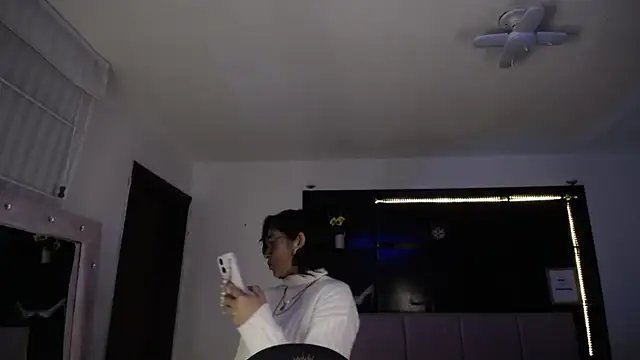 Snapshot of Lili_Gomez_ chatting on September 18, 2025, 2:09 pm Lili Gomez online show from September 18, 2025, 2:09 pm