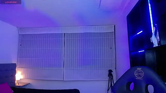 Lili Gomez  online show from January 12, 2026, 12:56 pm