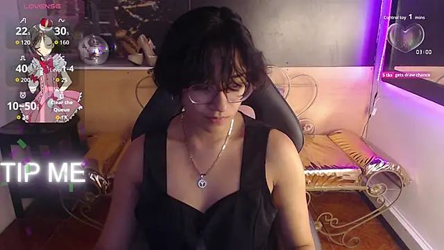 Snapshot of Lili_Gomez_ chatting on October 27, 2025, 5:25 pm Lili Gomez online show from October 27, 2025, 5:25 pm