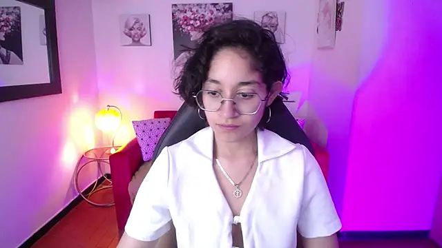 Snapshot of Lili_Gomez_ chatting on March 22, 2025, 1:52 pm Lili Gomez online show from March 22, 2025, 1:52 pm