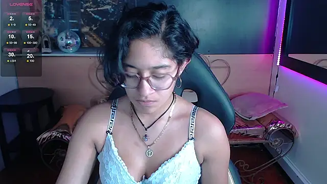 Snapshot of Lili_Gomez_ chatting on October 2, 2025, 1:25 pm Lili Gomez online show from October 2, 2025, 1:25 pm