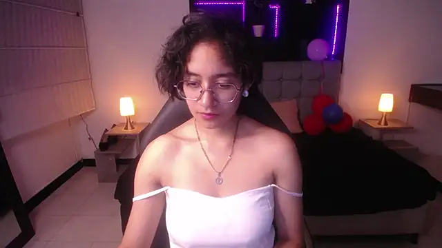 Snapshot of Lili_Gomez_ chatting on March 2, 2025, 1:20 pm Lili Gomez online show from March 2, 2025, 1:20 pm