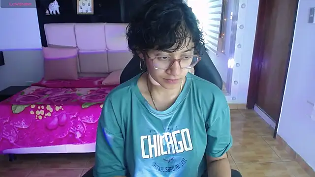 Lili Gomez  online show from January 10, 2026, 11:16 am