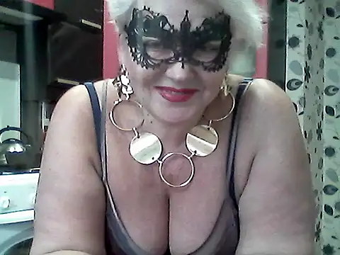 Snapshot of Lisa_Suzie chatting on February 6, 2026, 1:07 pm Lisa Suzie online show from February 6, 2026, 1:07 pm