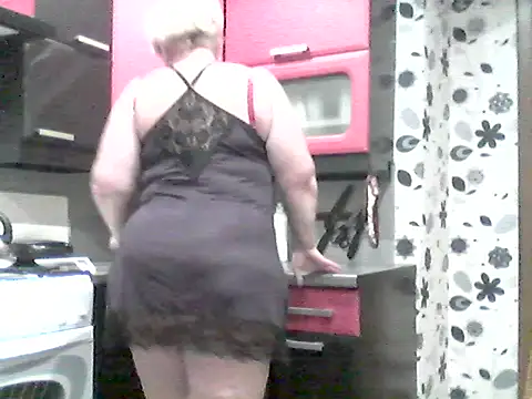 Snapshot of Lisa_Suzie chatting on November 3, 2025, 3:15 pm Lisa Suzie online show from November 3, 2025, 3:15 pm