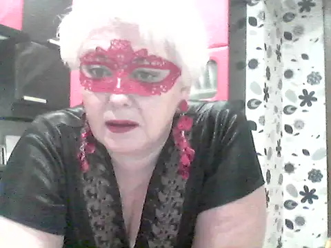 Snapshot of Lisa_Suzie chatting on December 15, 2025, 5:41 pm Lisa Suzie online show from December 15, 2025, 5:41 pm