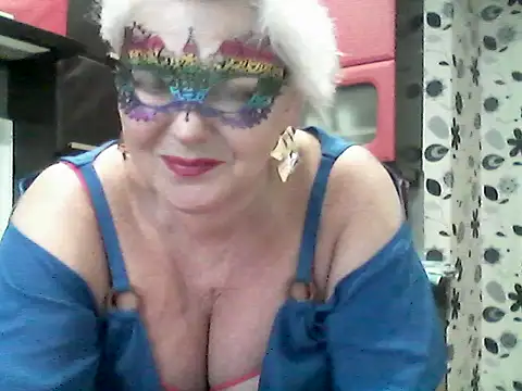 Snapshot of Lisa_Suzie chatting on February 14, 2026, 12:05 pm Lisa Suzie online show from February 14, 2026, 12:05 pm