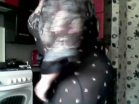 Snapshot of Lisa_Suzie chatting on September 24, 2025, 8:43 am Lisa Suzie online show from September 24, 2025, 8:43 am