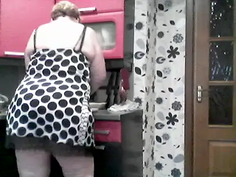 Snapshot of Lisa_Suzie chatting on February 27, 2025, 6:57 am Lisa Suzie online show from February 27, 2025, 6:57 am