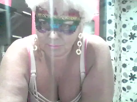 Snapshot of Lisa_Suzie chatting on January 13, 2026, 3:05 pm Lisa Suzie online show from January 13, 2026, 3:05 pm