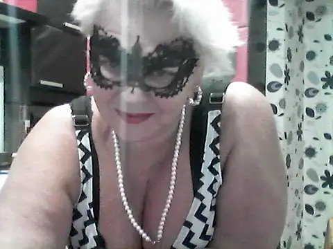 Snapshot of Lisa_Suzie chatting on February 8, 2026, 2:59 pm Lisa Suzie online show from February 8, 2026, 2:59 pm