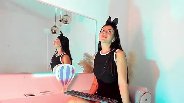 Iiam danii online show from December 23, 2024, 5:00 pm