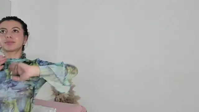 Iiam danii online show from December 12, 2024, 9:48 pm