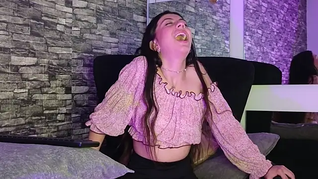 Iiam danii online show from January 5, 2025, 6:56 pm