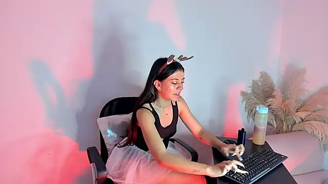 Iiam danii online show from December 30, 2024, 4:07 pm