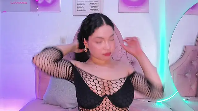 amandalee01 online show from September 18, 2025, 7:50 pm